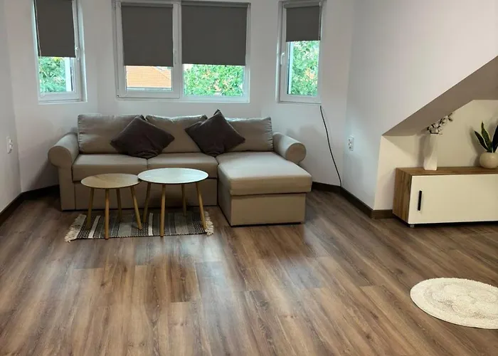 White House - Lux * هاسكوفو