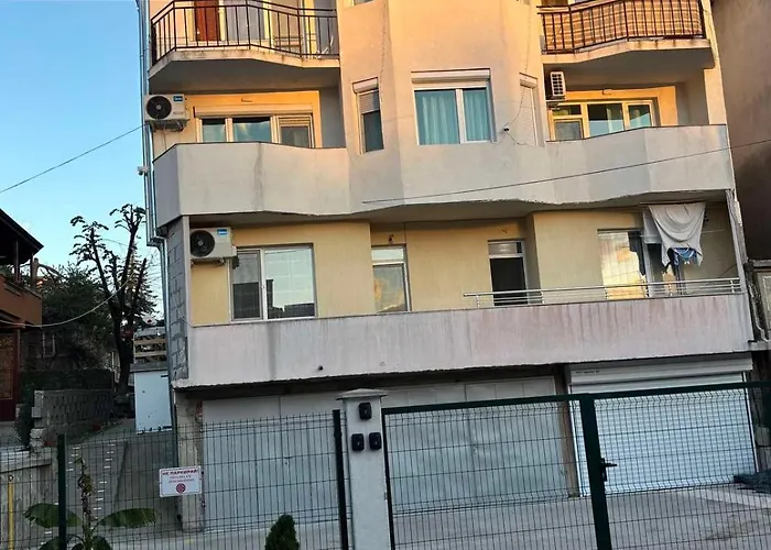 White House - Lux شقة هاسكوفو